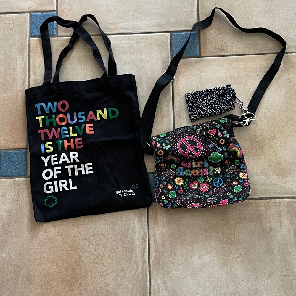 Girl Scout quilted bag with case for phone + reusable bag.